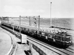 : A blue Harris train near Brighton Beach. Image: Public Record Office Victoria